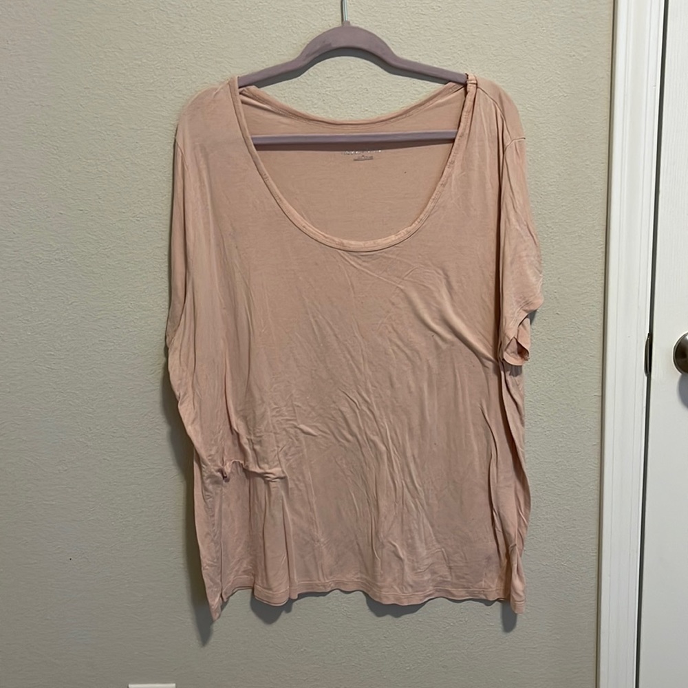 2 Separate Ava & Viv Tshirts Plus Size 3X. One solid pink and one solid black.